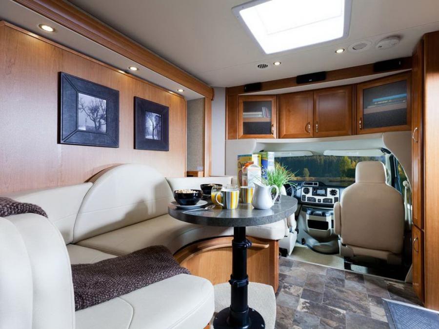 Интерьер Triple E Regency GT24 2011 года  (фото 6 из 6)
